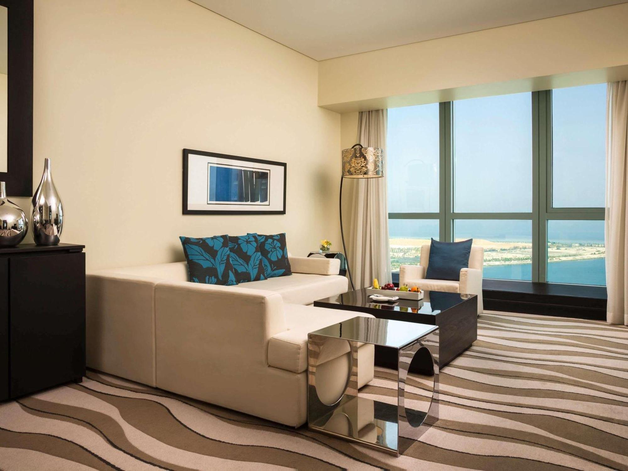 Sofitel Corniche 5*