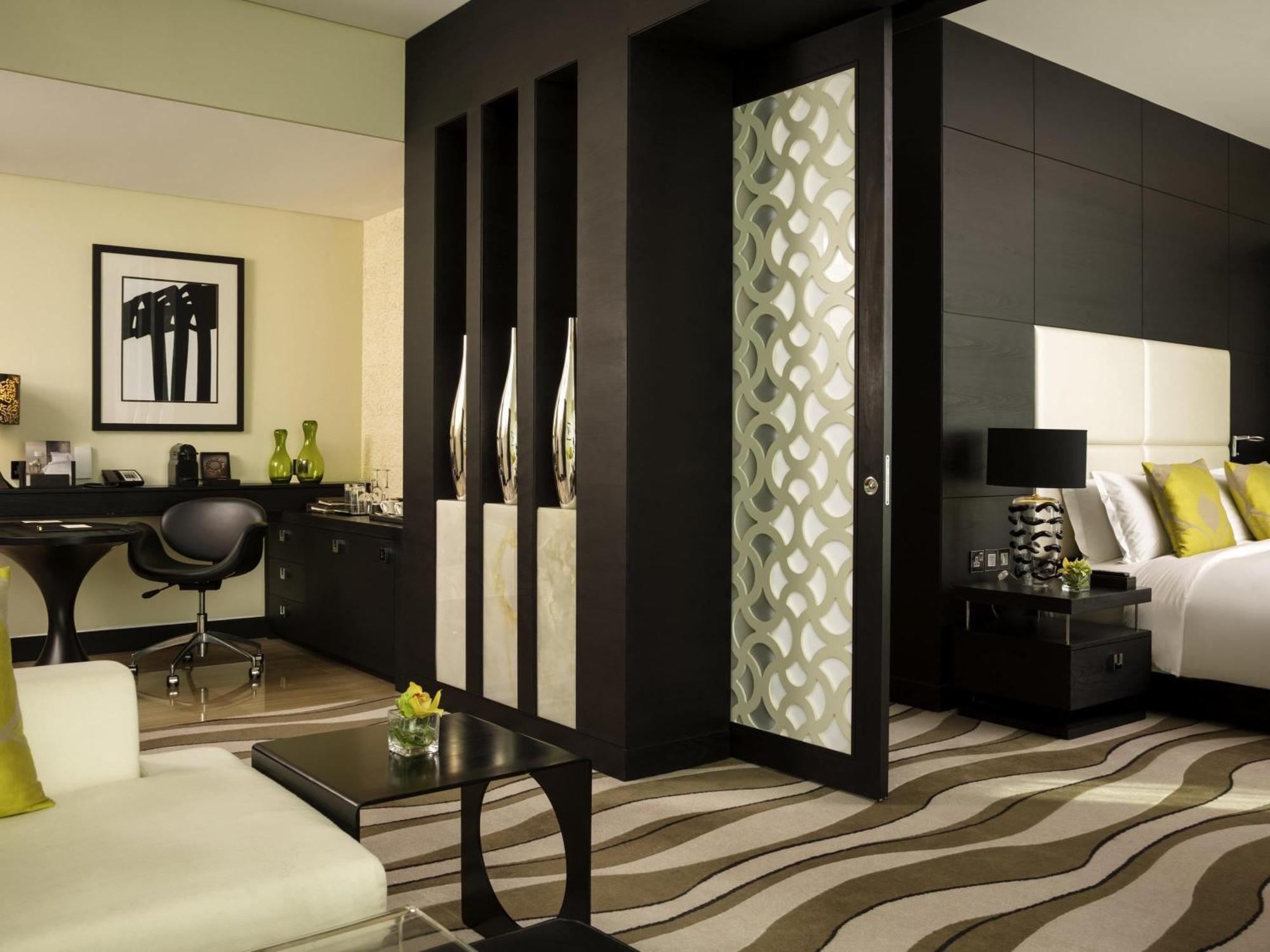 Sofitel Corniche 5*