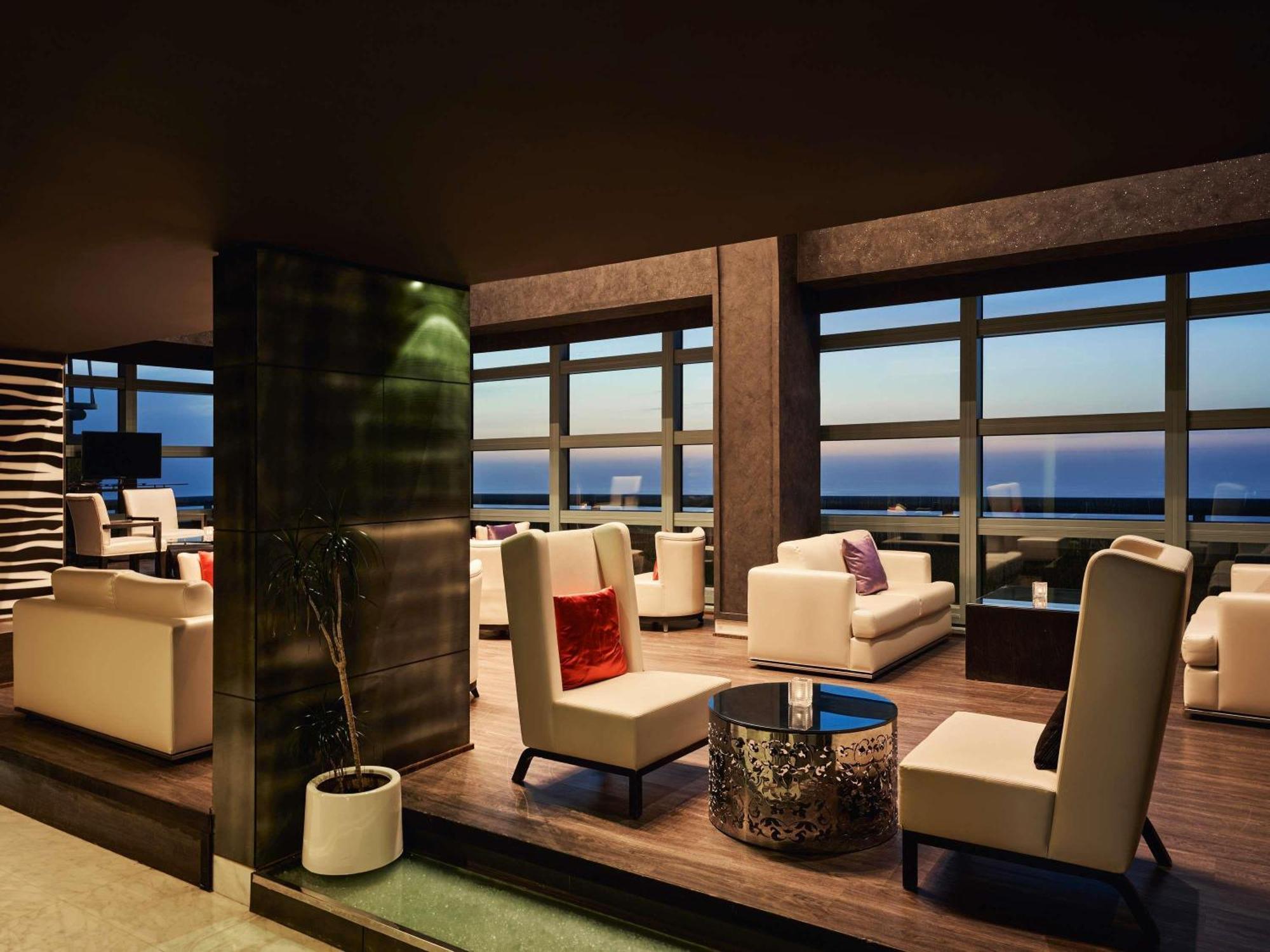 Sofitel Corniche Hotel