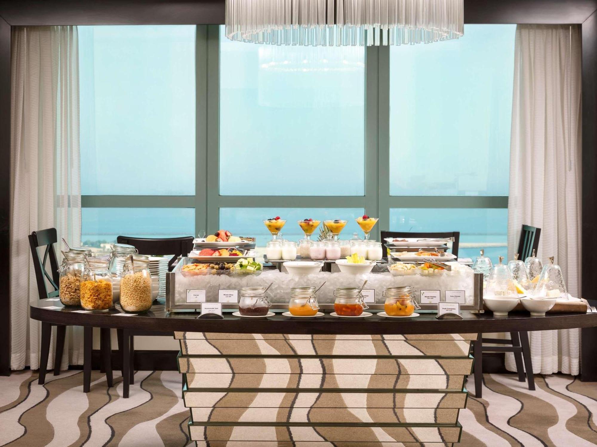 Hotel Sofitel Corniche 5*